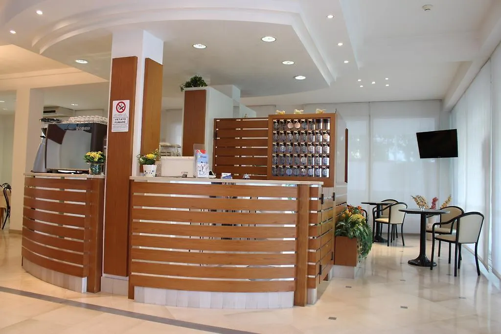 Hotel Massimo Ριτσόνε