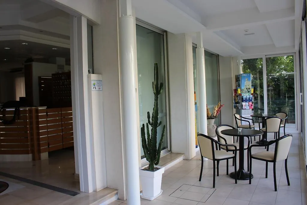 Hotel Massimo Ριτσόνε
