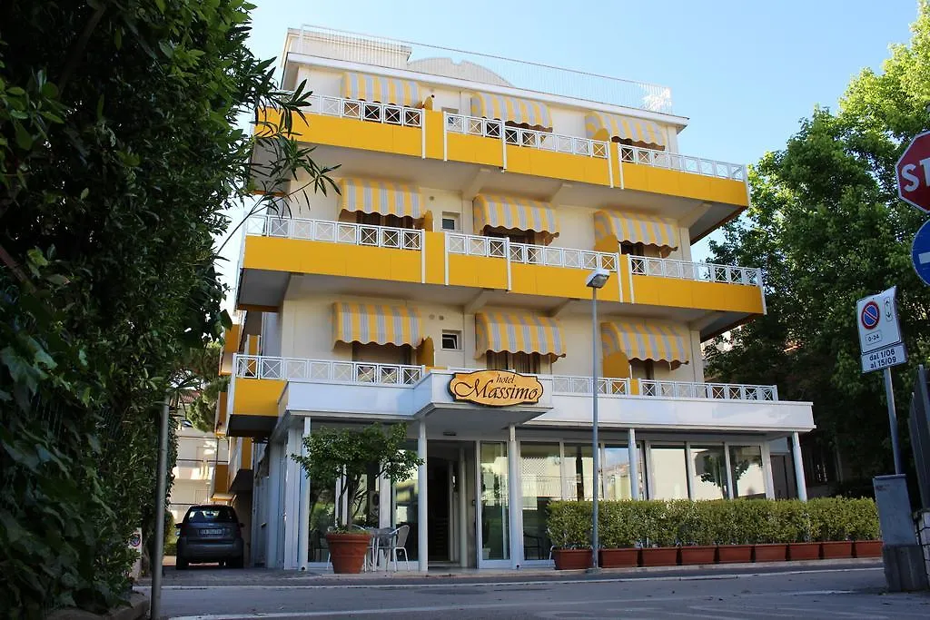 Hotel Massimo Ριτσόνε
