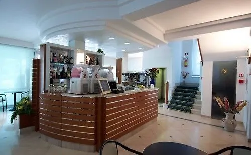 Hotel Massimo Ριτσόνε